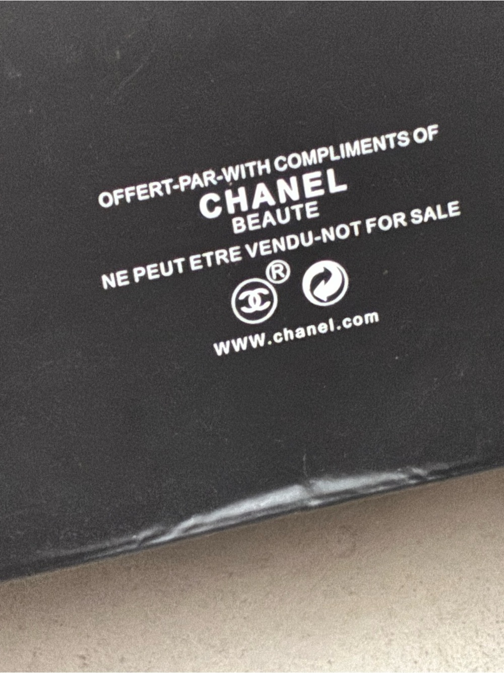 CHANEL Black Quilted Leather Cosmetic Pouch with Gold CC Charm GWP - Picture 5 of 8